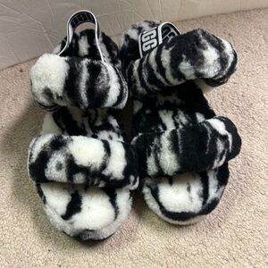 Women’s UGG Oh Yeah Black and White Marble Slipper Size 7M